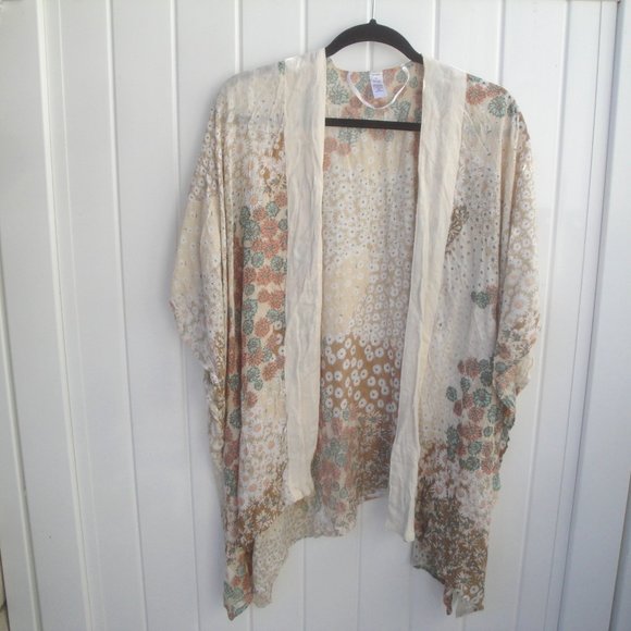 Other - Viscose Beige with soft tone floral pattern Kimono or Duster